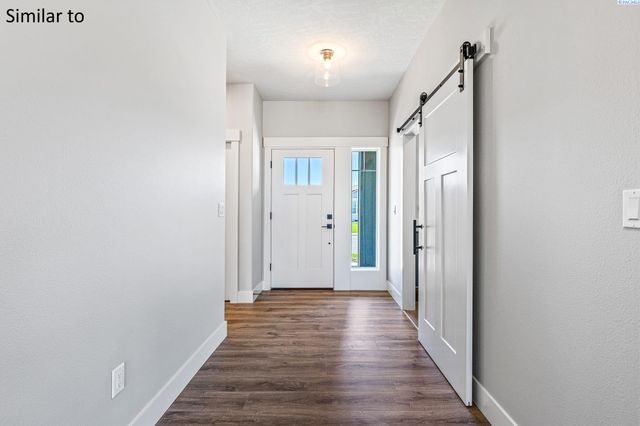 987 Miraflores Ave., West Richland, WA 99353