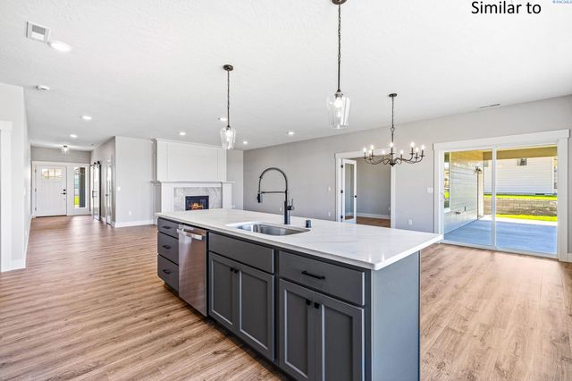 987 Miraflores Ave., West Richland, WA 99353