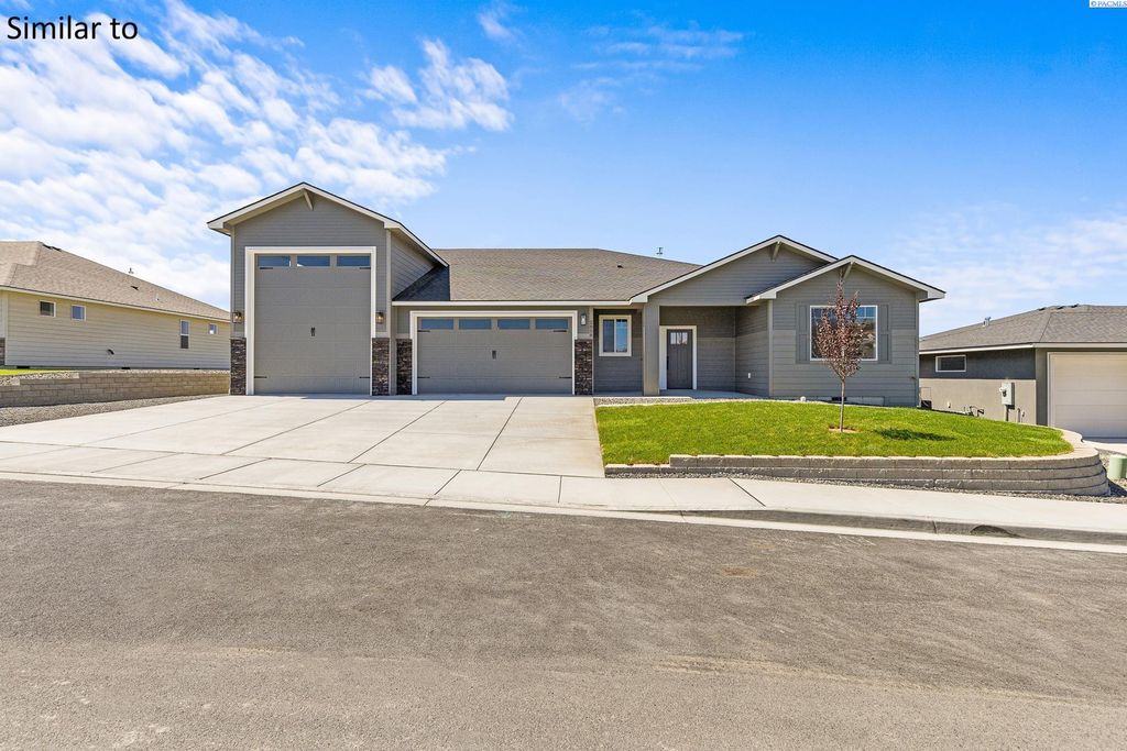 987 Miraflores Ave., West Richland, WA 99353