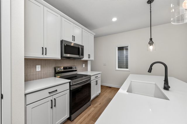 1052 NW Macarthur Lane, Waukee, IA 50263