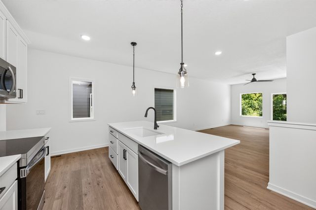 1052 NW Macarthur Lane, Waukee, IA 50263