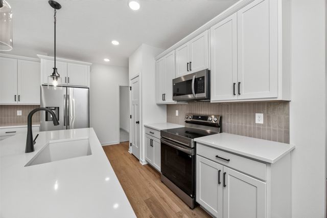1052 NW Macarthur Lane, Waukee, IA 50263