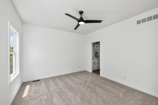 1052 NW Macarthur Lane, Waukee, IA 50263