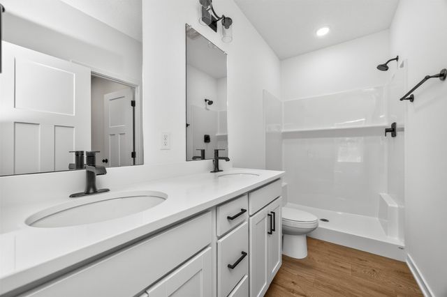 1052 NW Macarthur Lane, Waukee, IA 50263