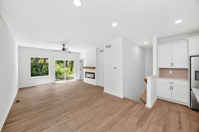 1052 NW Macarthur Lane, Waukee, IA 50263