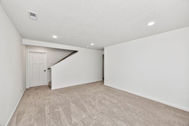 1052 NW Macarthur Lane, Waukee, IA 50263