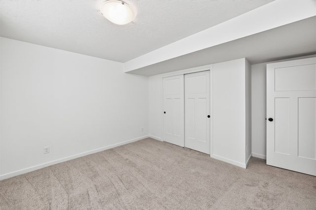 1052 NW Macarthur Lane, Waukee, IA 50263