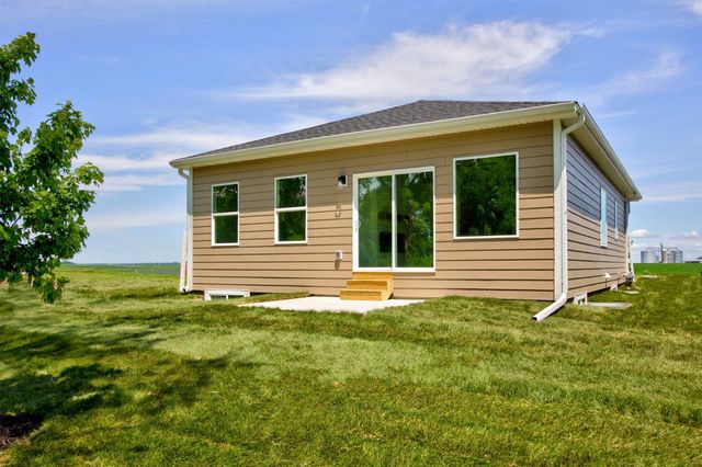 1052 NW Macarthur Lane, Waukee, IA 50263