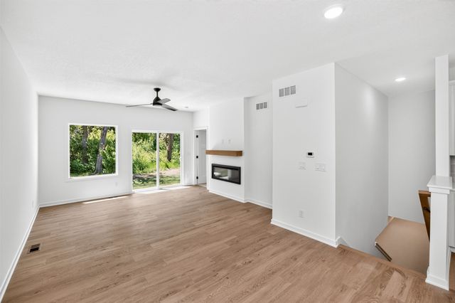 1052 NW Macarthur Lane, Waukee, IA 50263