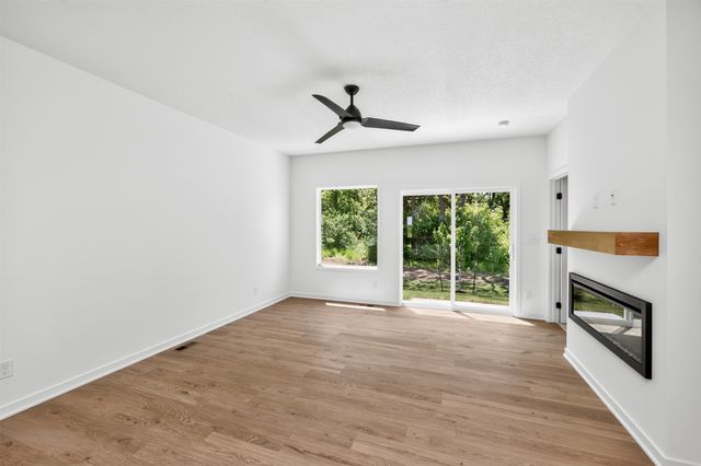 1052 NW Macarthur Lane, Waukee, IA 50263
