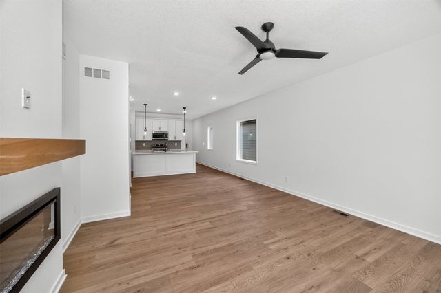 1052 NW Macarthur Lane, Waukee, IA 50263