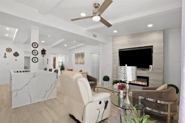 25 SANDPIPER ROAD, Tampa, FL 33609