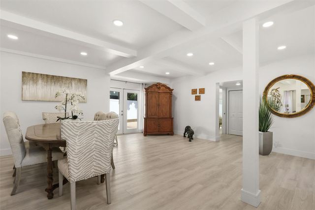 25 SANDPIPER ROAD, Tampa, FL 33609