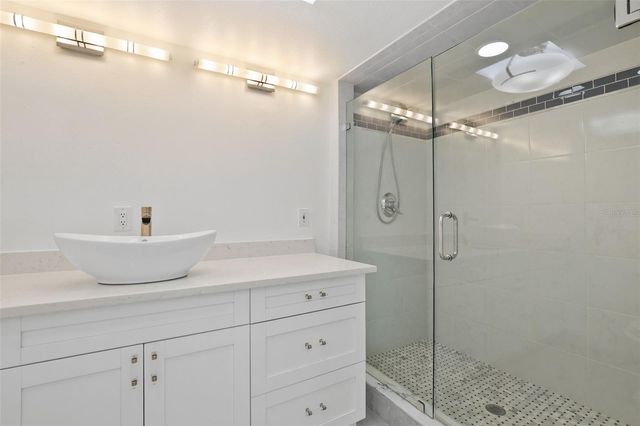 25 SANDPIPER ROAD, Tampa, FL 33609
