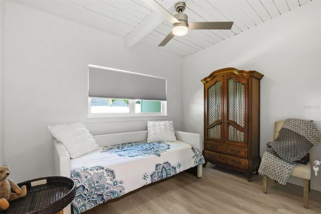25 SANDPIPER ROAD, Tampa, FL 33609