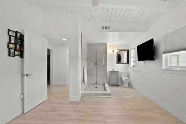 25 SANDPIPER ROAD, Tampa, FL 33609