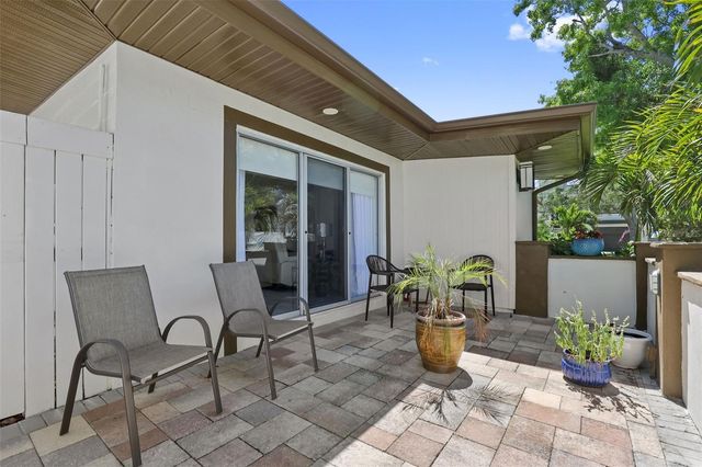 25 SANDPIPER ROAD, Tampa, FL 33609