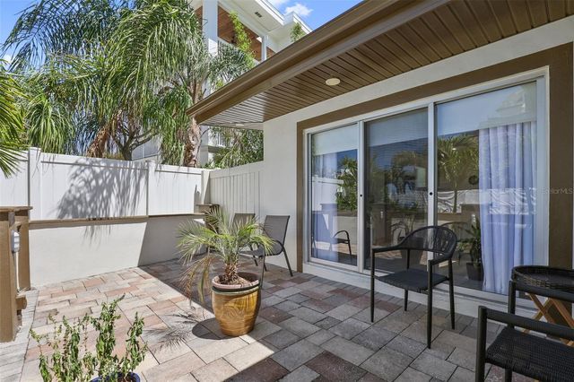 25 SANDPIPER ROAD, Tampa, FL 33609