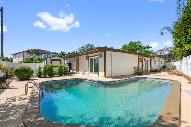 25 SANDPIPER ROAD, Tampa, FL 33609