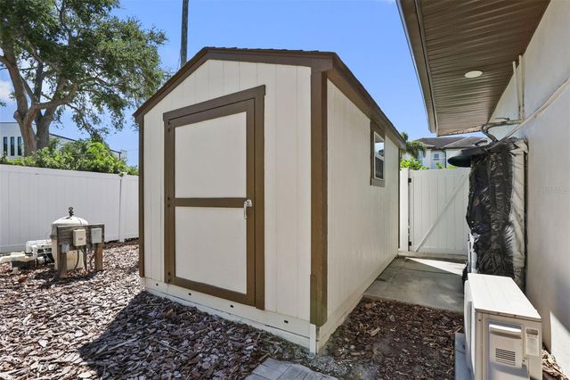 25 SANDPIPER ROAD, Tampa, FL 33609
