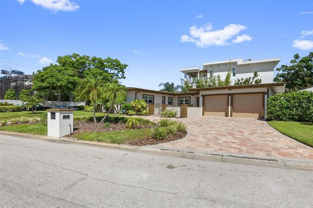 25 SANDPIPER ROAD, Tampa, FL 33609