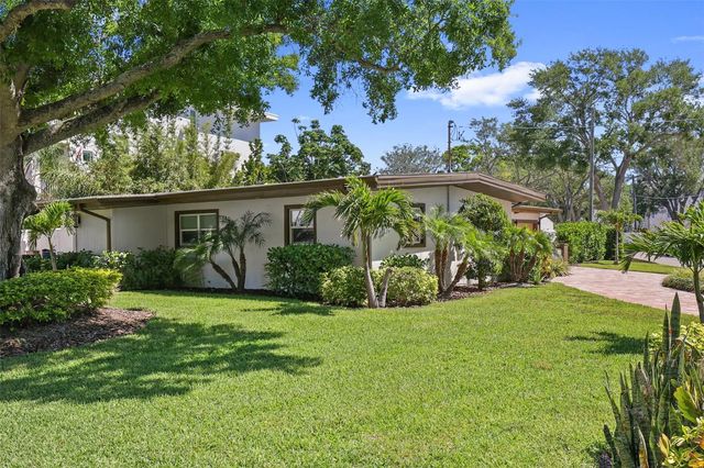 25 SANDPIPER ROAD, Tampa, FL 33609