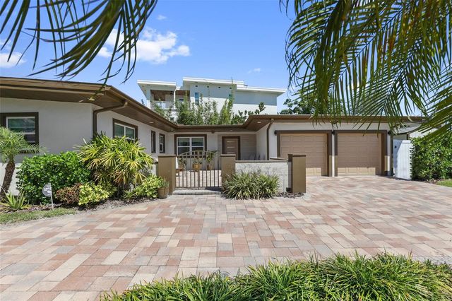25 SANDPIPER ROAD, Tampa, FL 33609