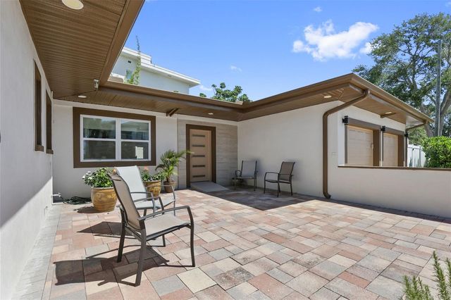 25 SANDPIPER ROAD, Tampa, FL 33609
