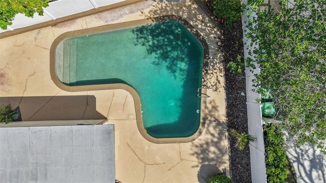 25 SANDPIPER ROAD, Tampa, FL 33609
