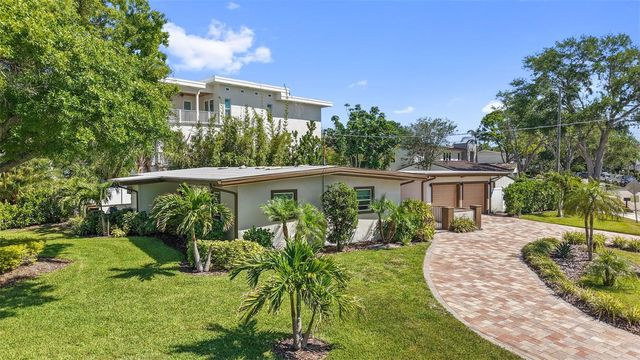 25 SANDPIPER ROAD, Tampa, FL 33609