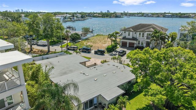 25 SANDPIPER ROAD, Tampa, FL 33609