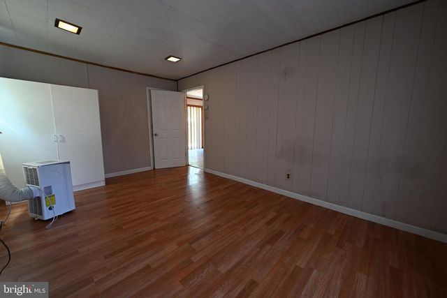 1 PINETREE LN, Willingboro, NJ 08046