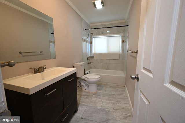 1 PINETREE LN, Willingboro, NJ 08046