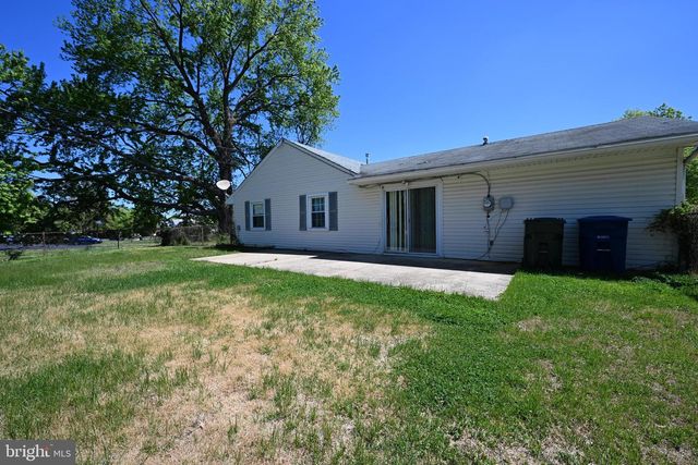 1 PINETREE LN, Willingboro, NJ 08046