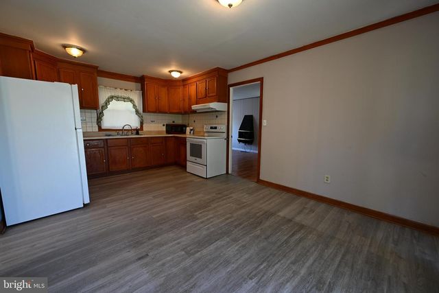 1 PINETREE LN, Willingboro, NJ 08046