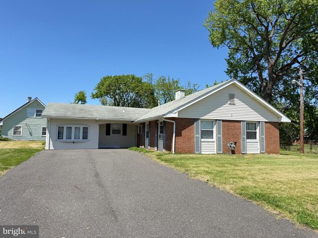 1 PINETREE LN, Willingboro, NJ 08046
