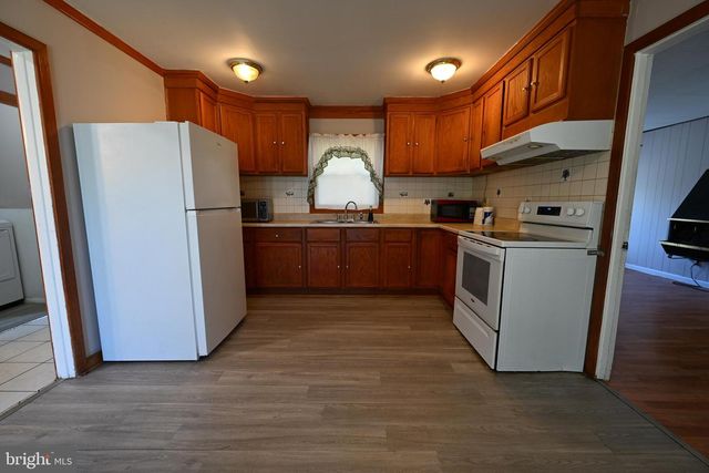 1 PINETREE LN, Willingboro, NJ 08046