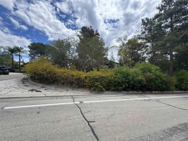 & Meadow Glen Way, Escondido, CA 92026