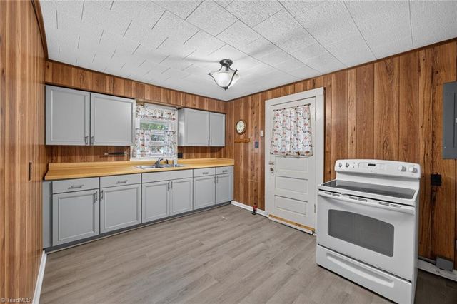 101 Goforth Drive, Thomasville, NC 27360