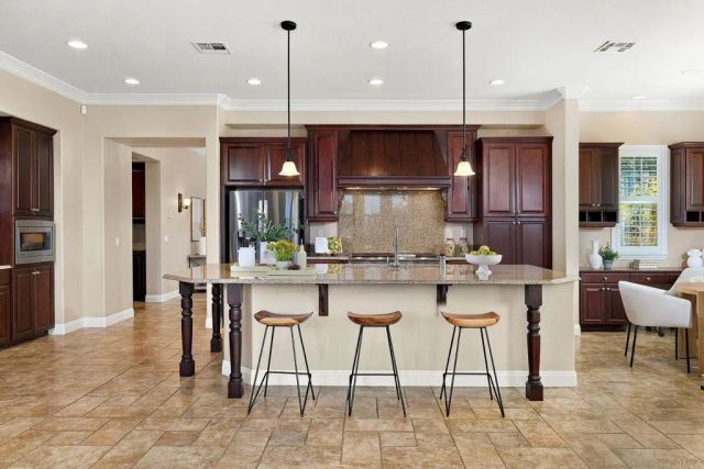 6317 Encanto Drive, Carlsbad, CA 92009