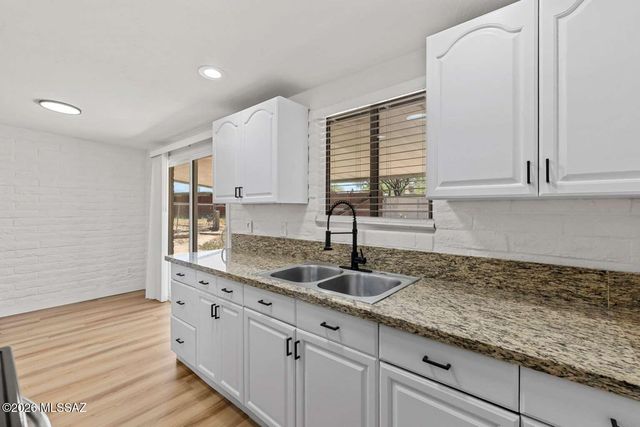 7870 E Victoria Drive, Tucson, AZ 85730