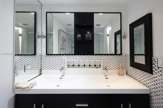6770 Indian Creek Drive 7B, Miami Beach, FL 33141