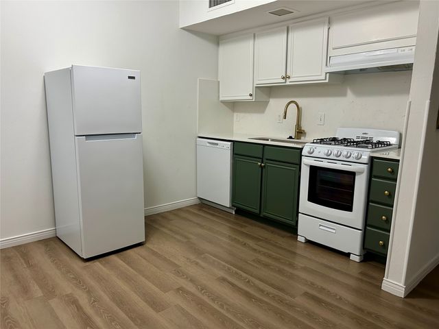 15922 Stillwood Street 1074, Dallas, TX 75248