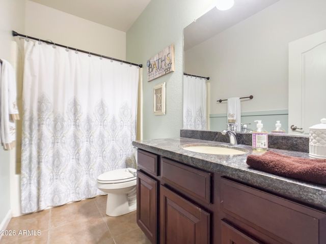 1084 N Martingale Road, Gilbert, AZ 85234