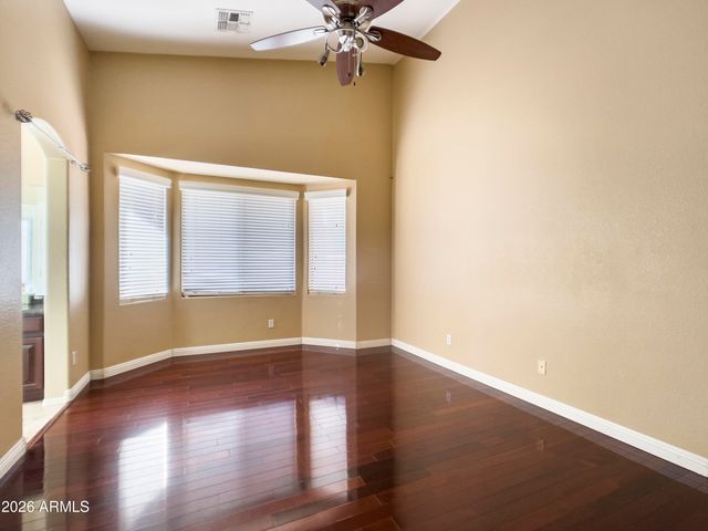 1084 N Martingale Road, Gilbert, AZ 85234
