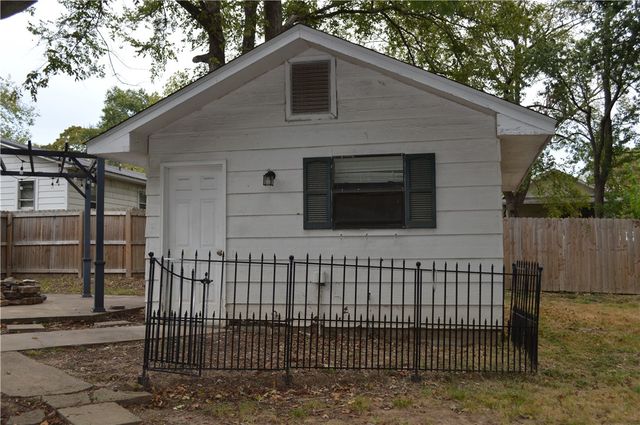 109 McCormick Street, Prairie Grove, AR 72753