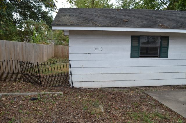 109 McCormick Street, Prairie Grove, AR 72753