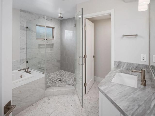 851 53 Sapphire, San Diego, CA 92109