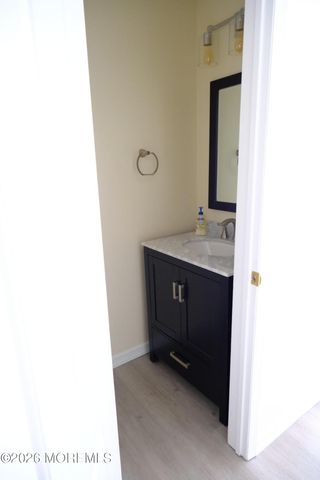 93 Oak Lane, Eatontown, NJ 07724