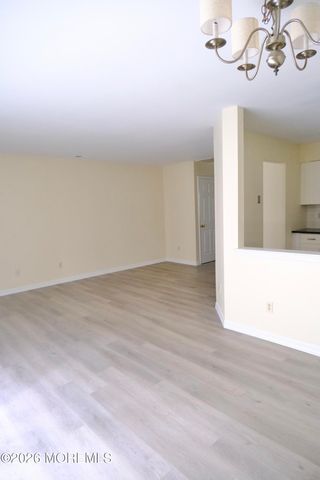 93 Oak Lane, Eatontown, NJ 07724